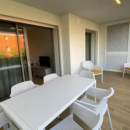 Apartment Cozy With Terrace Near The Sea